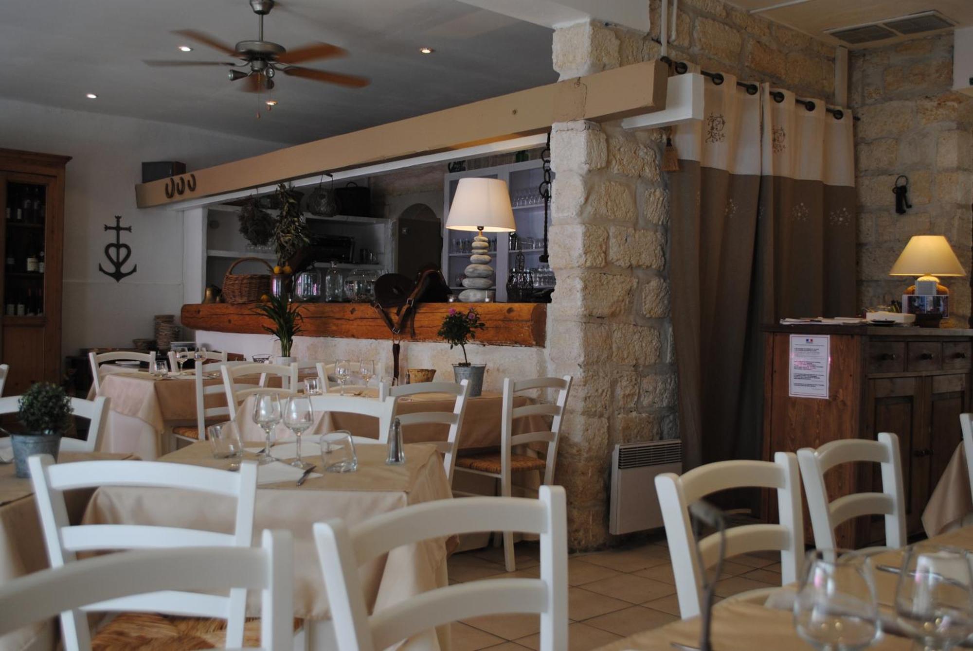 Hotel Restaurant Le Provencal Le Grau-du-Roi Dış mekan fotoğraf