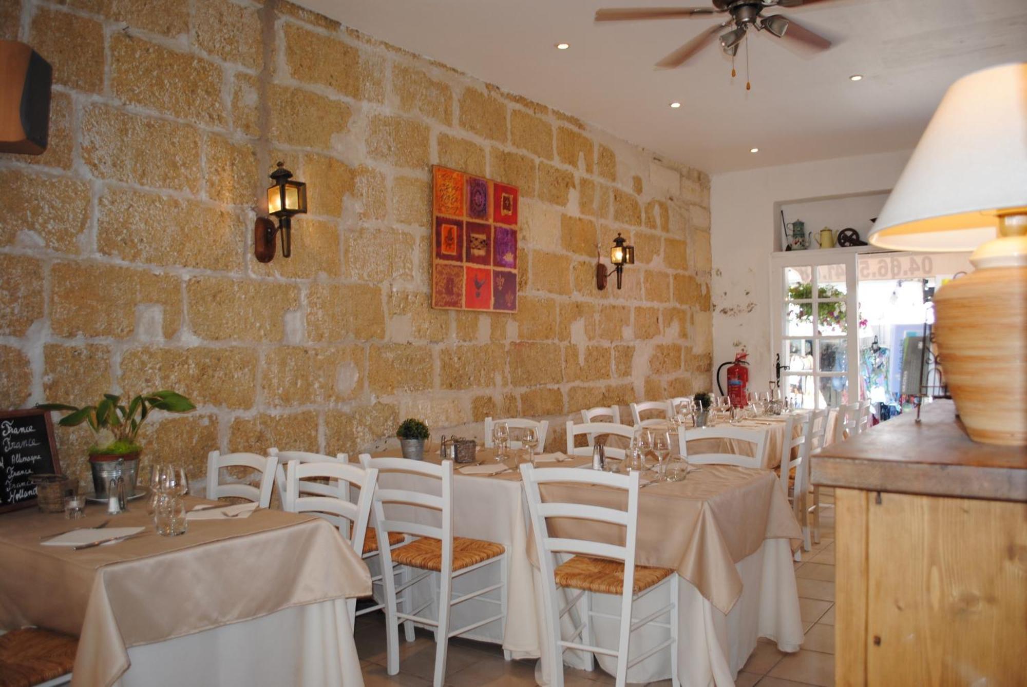 Hotel Restaurant Le Provencal Le Grau-du-Roi Dış mekan fotoğraf