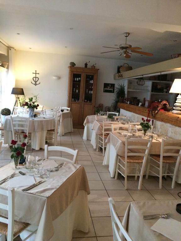 Hotel Restaurant Le Provencal Le Grau-du-Roi Dış mekan fotoğraf