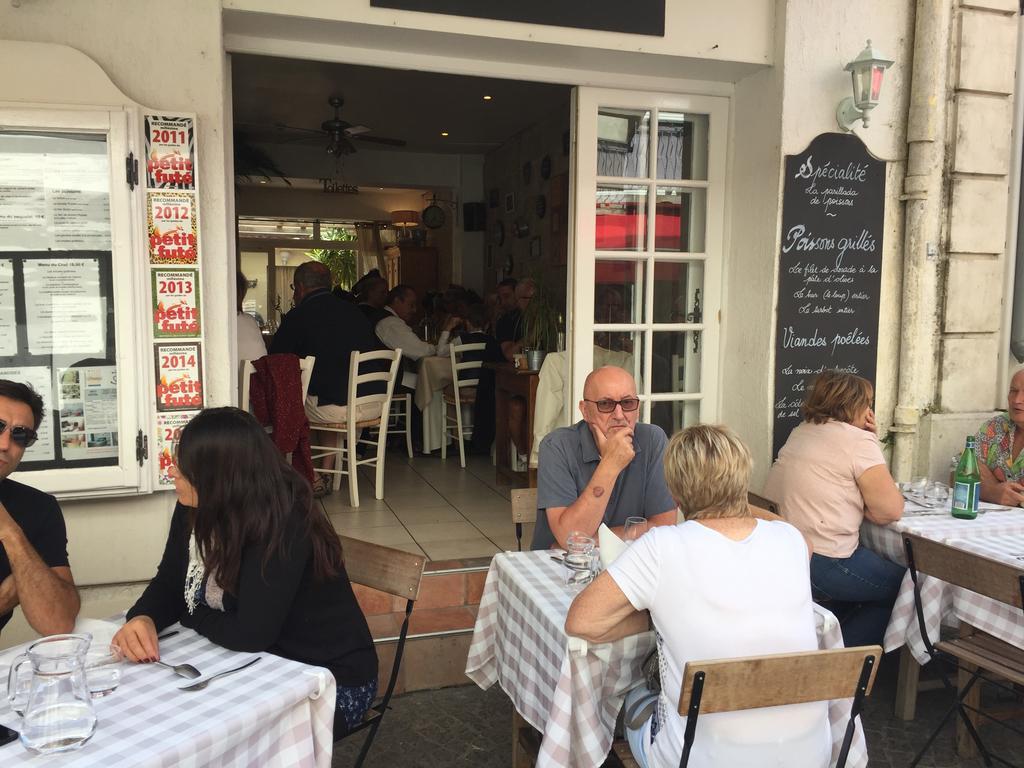 Hotel Restaurant Le Provencal Le Grau-du-Roi Dış mekan fotoğraf